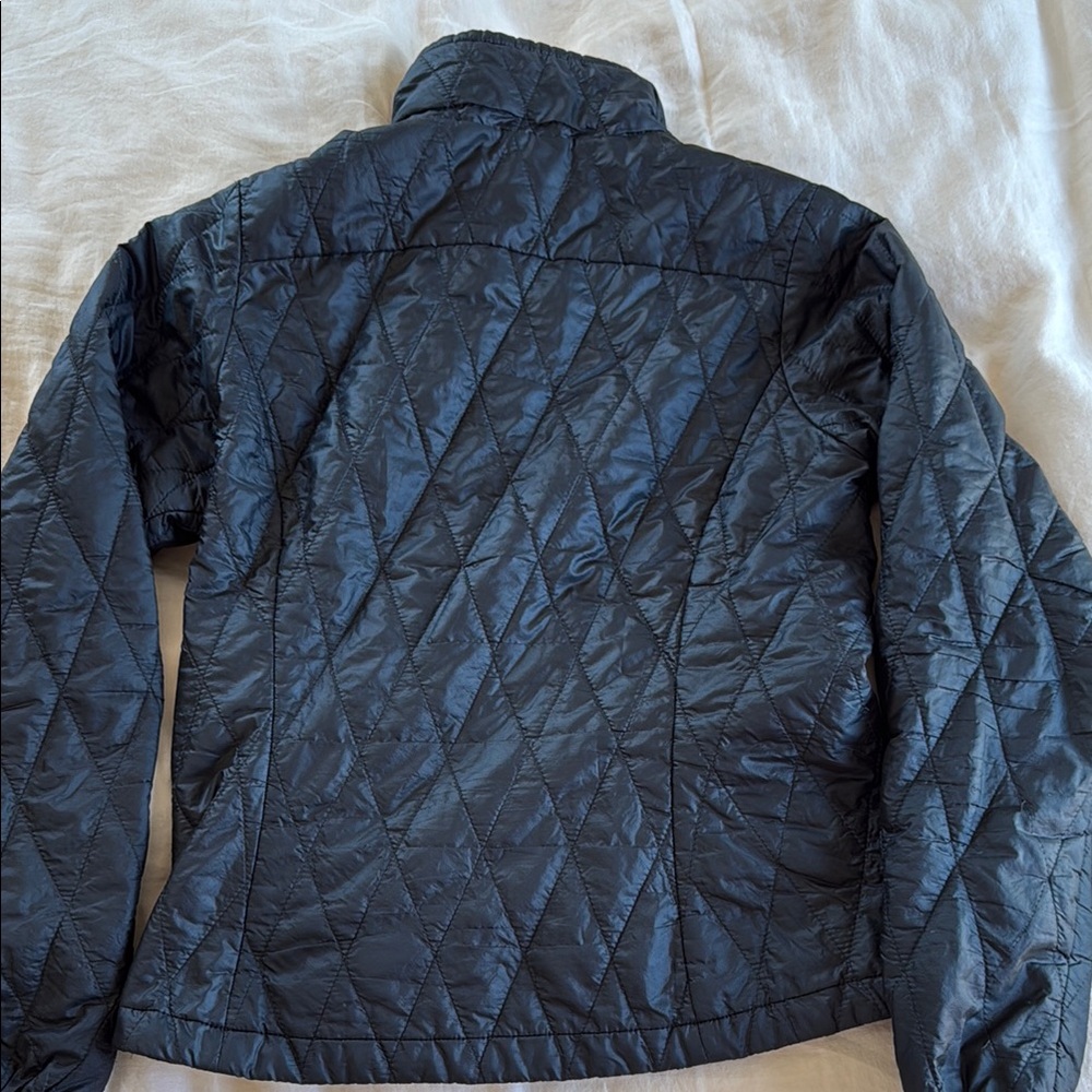 Patagonia Women's black Puffer Jacket - Picture 3 of 4